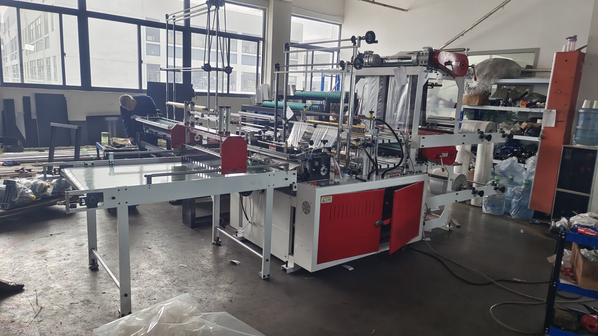 HSXJ-600/800/1000/1200 Computer 4 Lines Cold Cutting Bag Making Machine